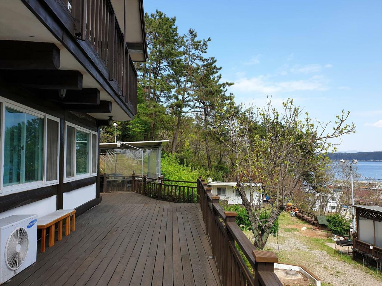 Tongyeong Yehyang Pension Екстериор снимка