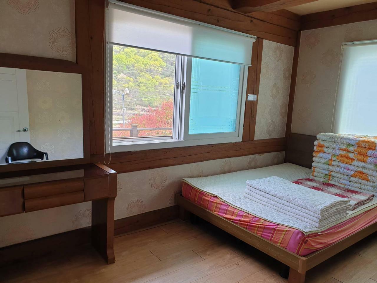 Tongyeong Yehyang Pension Екстериор снимка