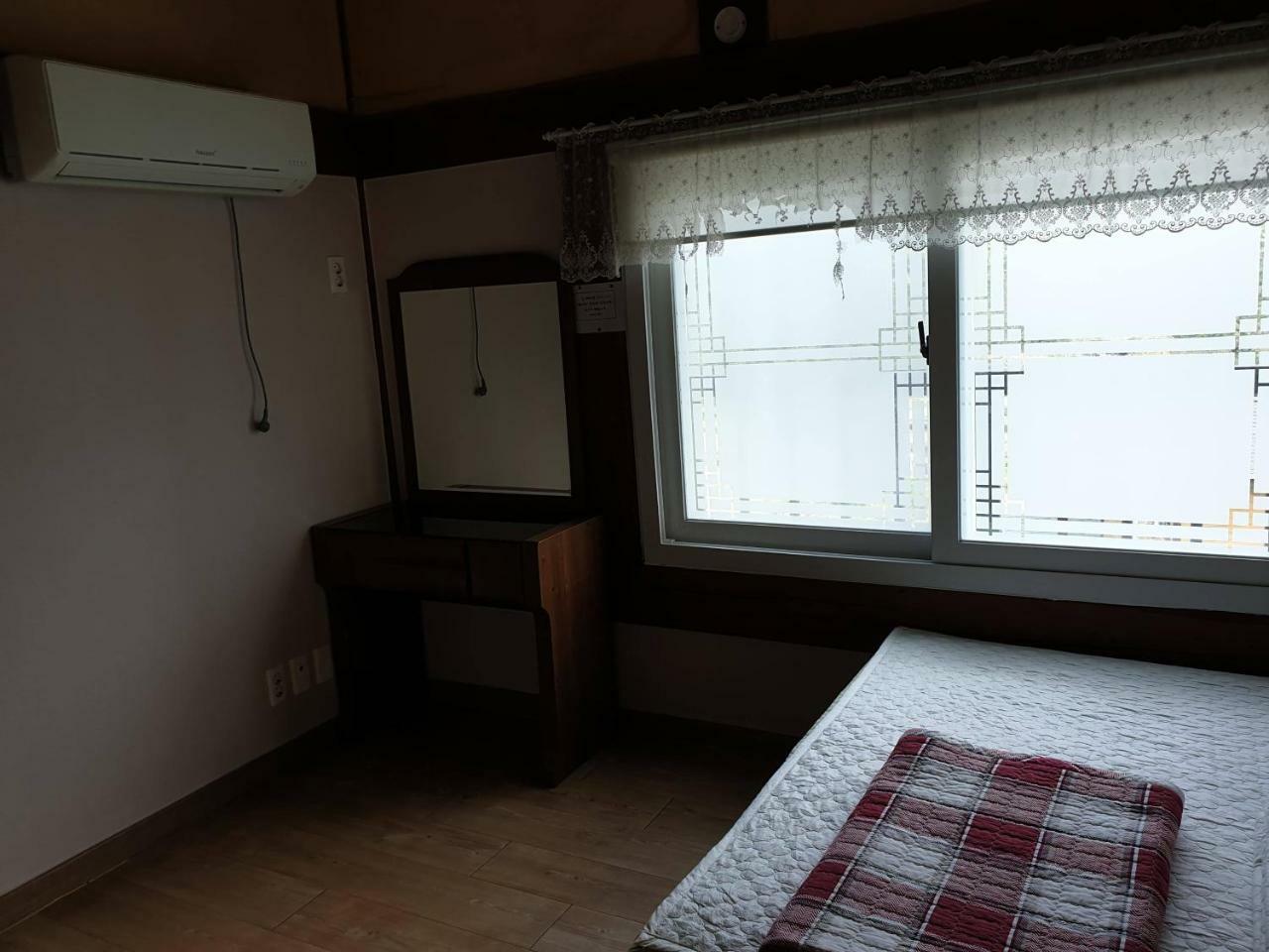 Tongyeong Yehyang Pension Екстериор снимка