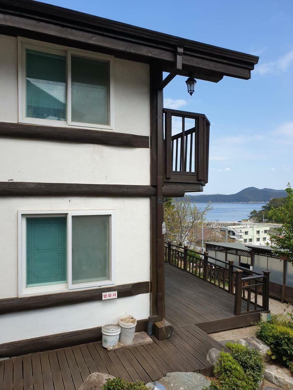 Tongyeong Yehyang Pension Екстериор снимка