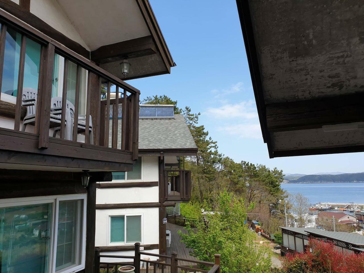 Tongyeong Yehyang Pension Екстериор снимка