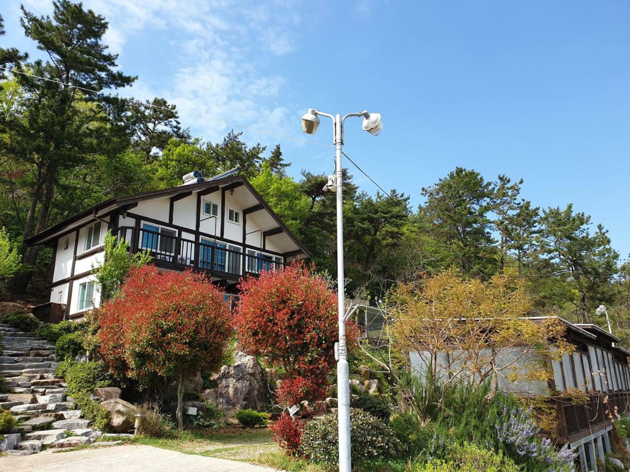 Tongyeong Yehyang Pension Екстериор снимка