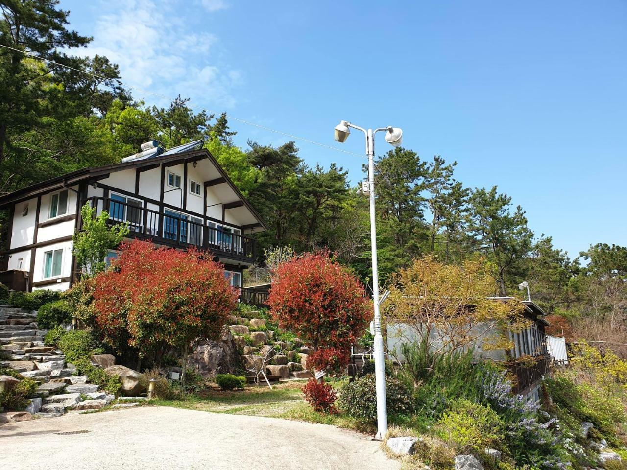 Tongyeong Yehyang Pension Екстериор снимка