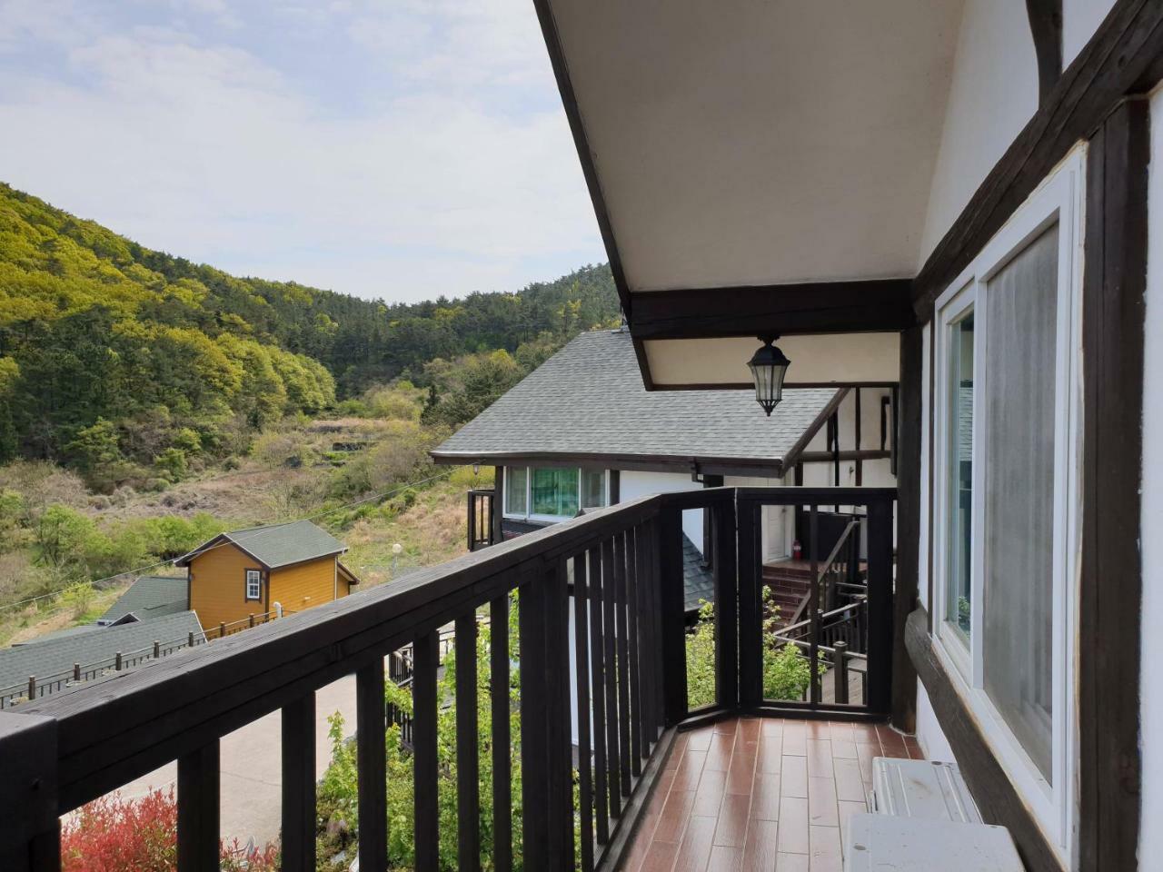 Tongyeong Yehyang Pension Екстериор снимка